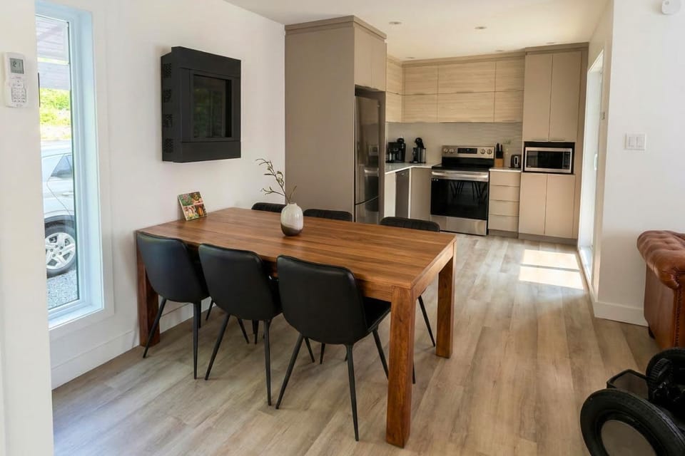 Kitchen or kitchenette, Dining area, pet friendly