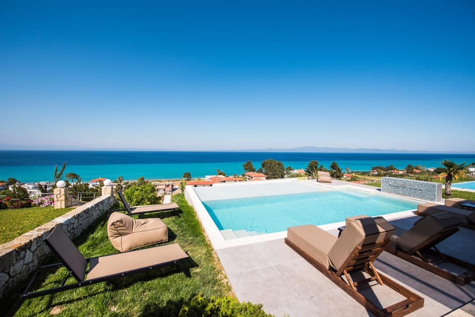 Pool view, Sea view, Swimming pool, sunbed