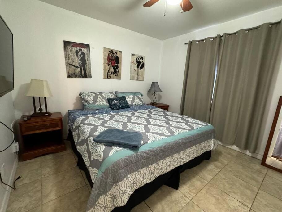 Bed, Bedroom, fireplace