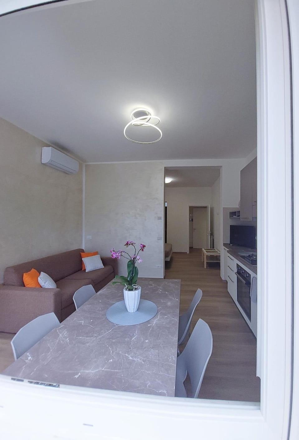TV and multimedia, Kitchen or kitchenette, Seating area, Dining area, air conditioner