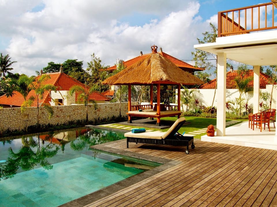 Area and facilities, Swimming pool