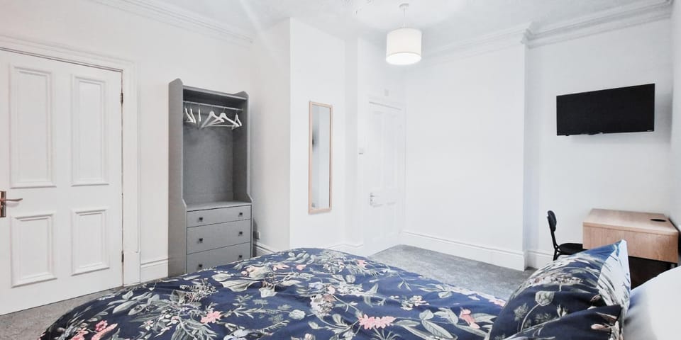 Bed, Bedroom, wardrobe