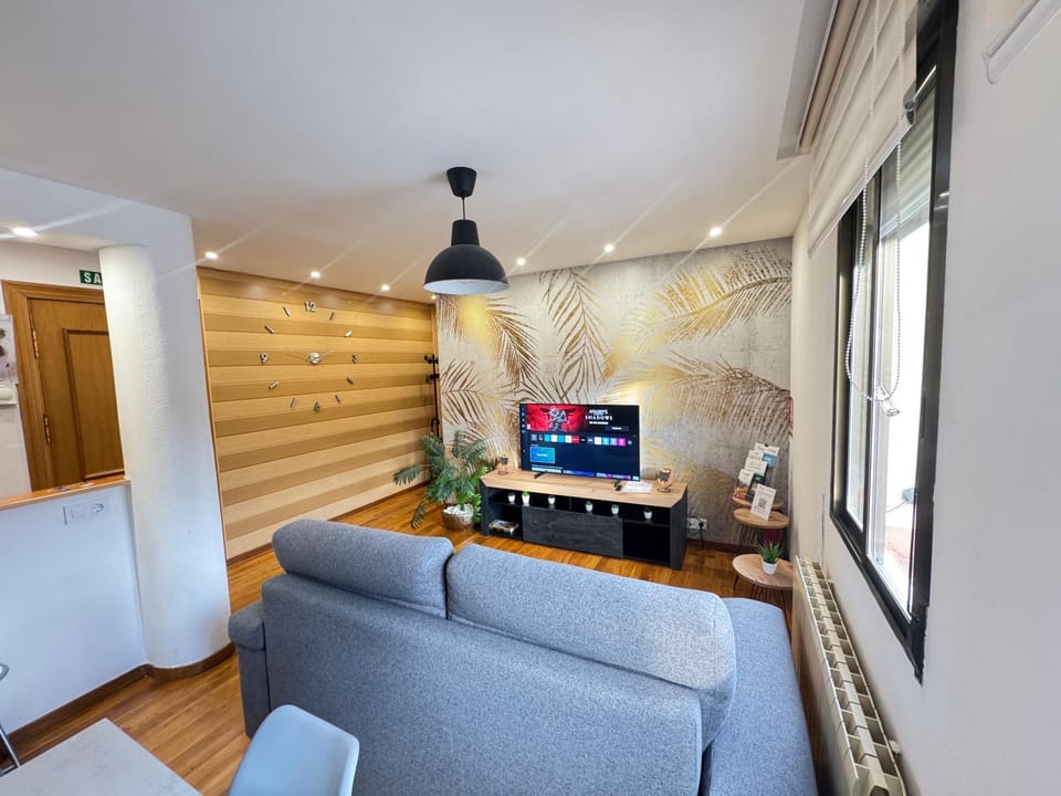 Communal lounge/ TV room, TV and multimedia