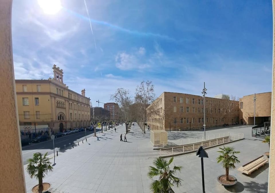 Neighbourhood, Street view