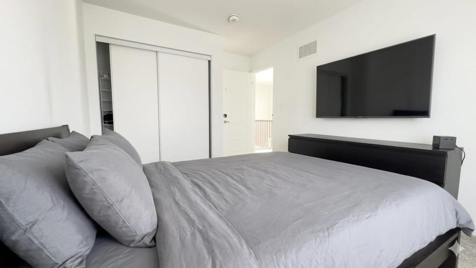 Keppel Circle Residence Apartment in Halton Hills