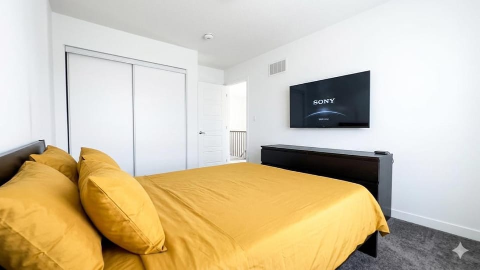 Keppel Circle Residence Apartment in Halton Hills
