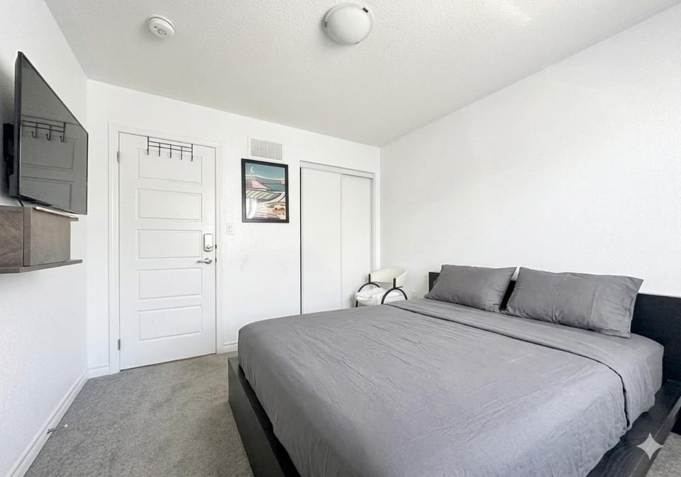 Keppel Circle Residence Apartment in Halton Hills