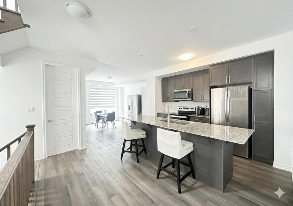 Keppel Circle Residence Apartment in Halton Hills