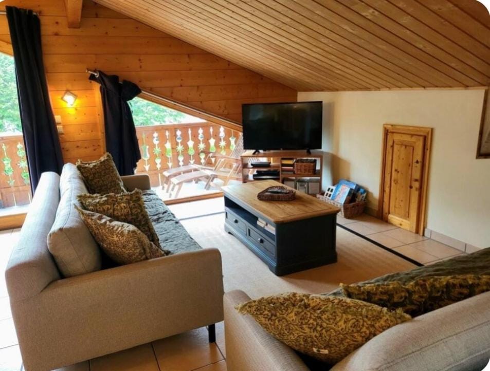 C11, 72m2, 3 bedrooms, next to the ski lift Apartment in Samoëns