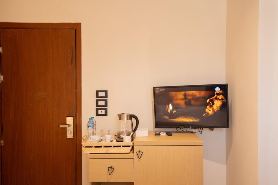 TV and multimedia, Coffee/tea facilities, Kitchen or kitchenette, hair dresser