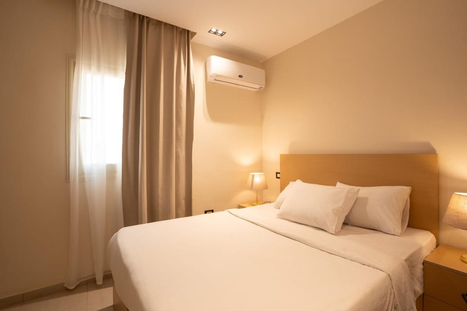 Bed, Photo of the whole room, Bedroom, air conditioner