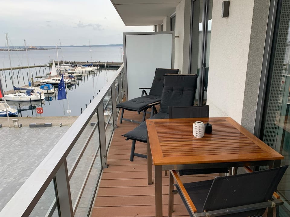 Apartment 23 "WindSegler", Blickrichtung Binnenhafen NordOffenes Meer Apartment in Eckernförde
