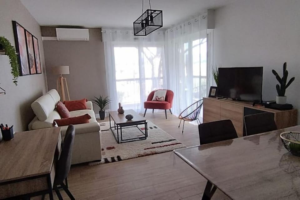 Les Géraniums, bel appartement rénové, proche plage et commerces Apartment in La Seyne-sur-Mer