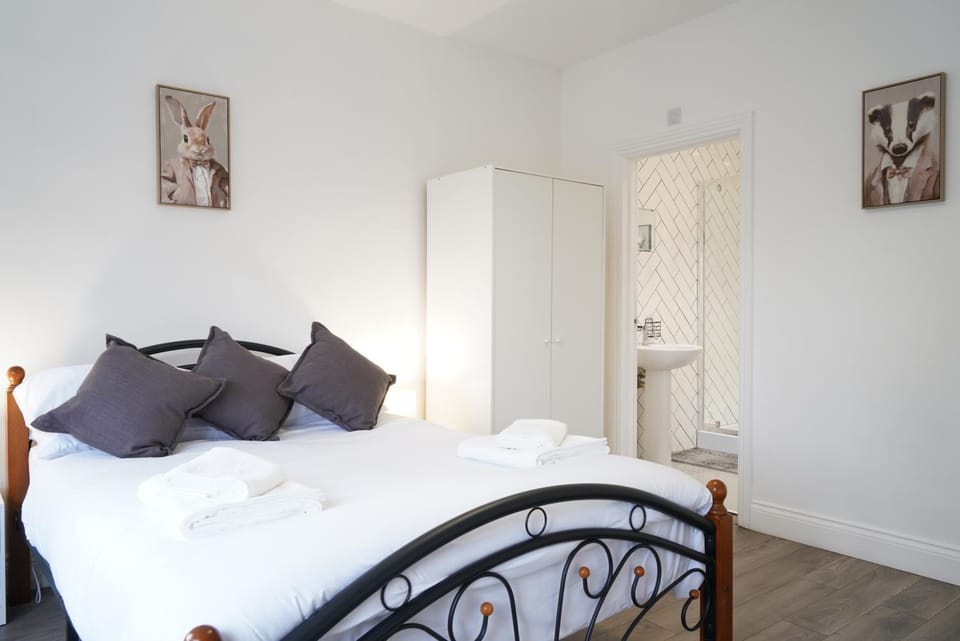 Bed, Bedroom, wardrobe