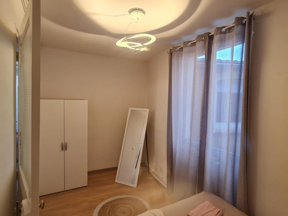 Appartement Duplex nimes centre160m2 climatisation 3 chambres avec parking Apartment in Nimes