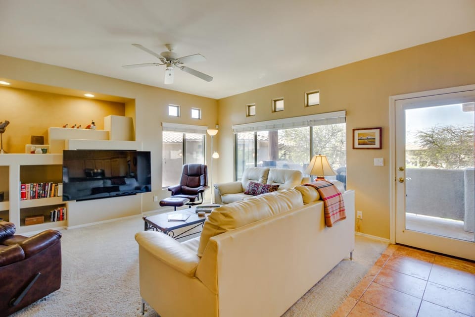 Oro Valley Condo w/ Community Pool: Near Hiking! House in Oro Valley