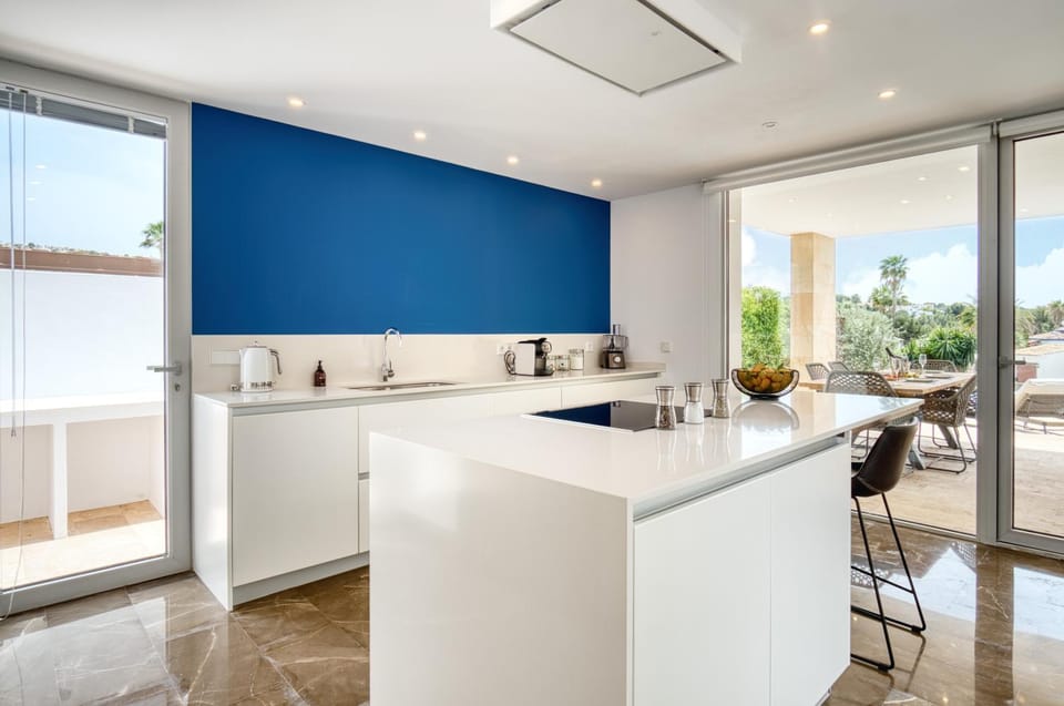 Kitchen or kitchenette, Living room