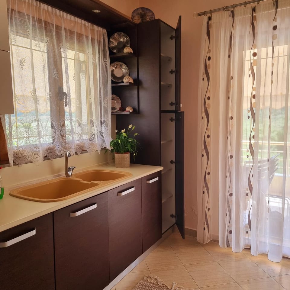 Eleni Vila House 2 Apartment in Vlorë County, Albania