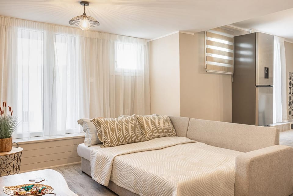 Bed, Living room, Seating area