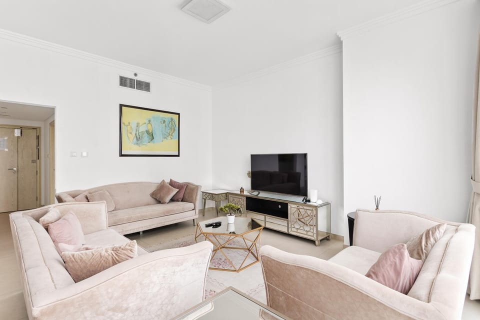 Communal lounge/ TV room, TV and multimedia, Living room, Seating area