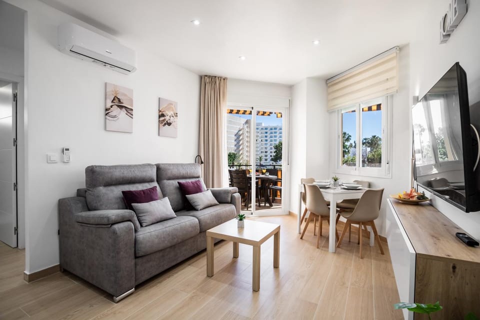 TV and multimedia, Balcony/Terrace, Living room, Dining area, air conditioner