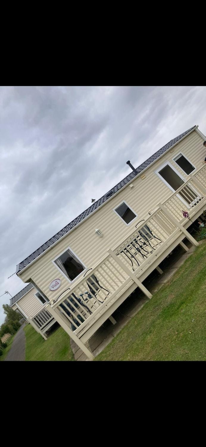 Property building, Day, Garden