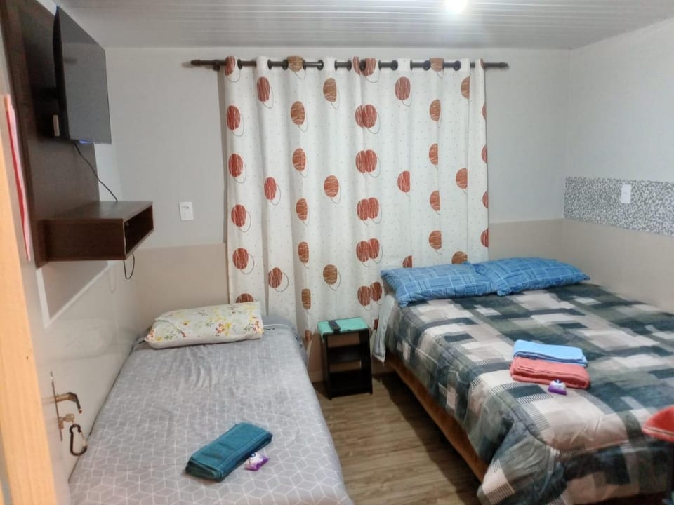 POUSADA ALTERNATIVA MANU LAGES Quarto Com Banheiro no Corredor Bed and Breakfast in State of Santa Catarina