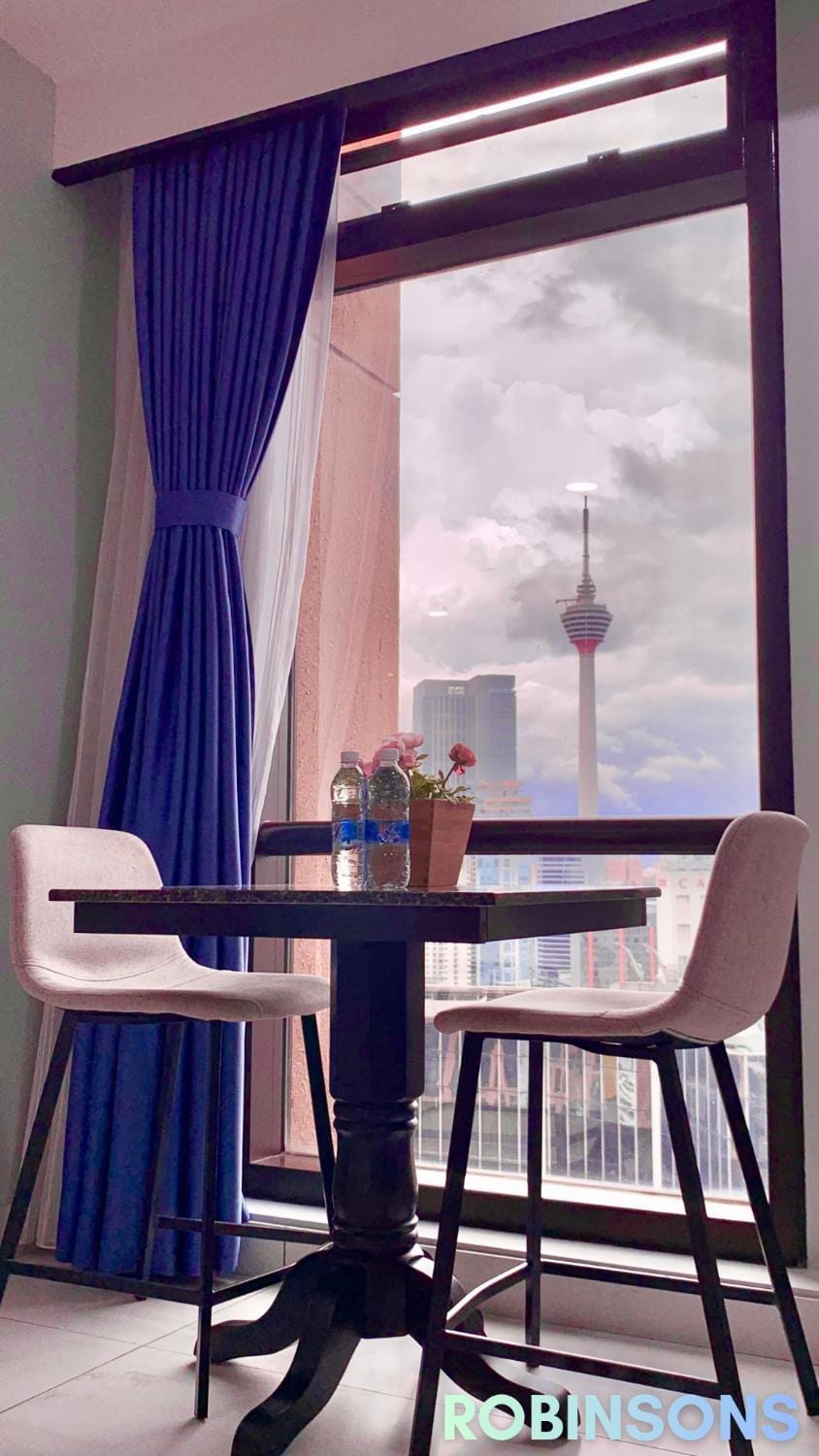 Nearby landmark, Day, View (from property/room), Seating area, City view, Landmark view