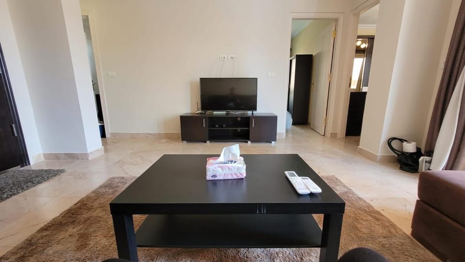 Communal lounge/ TV room, TV and multimedia, Living room, Seating area