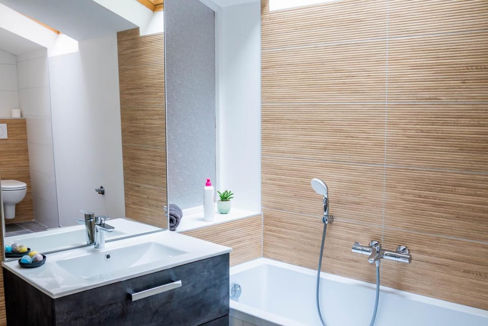 Bathroom, Bath