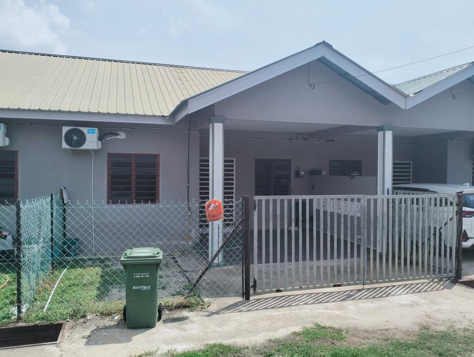 Property building, Day