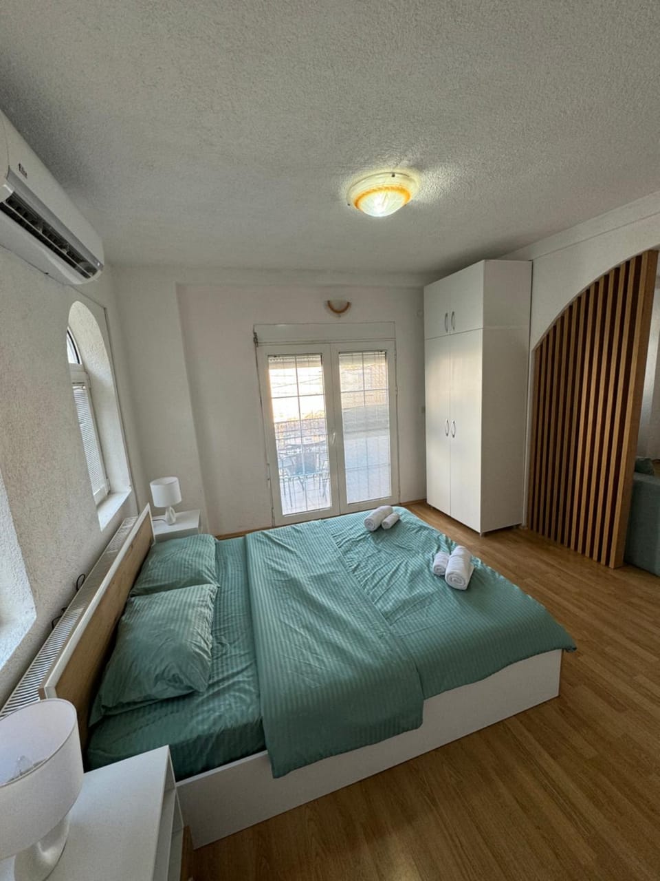 Bed, Bedroom, internet, towels, wardrobe, air conditioner