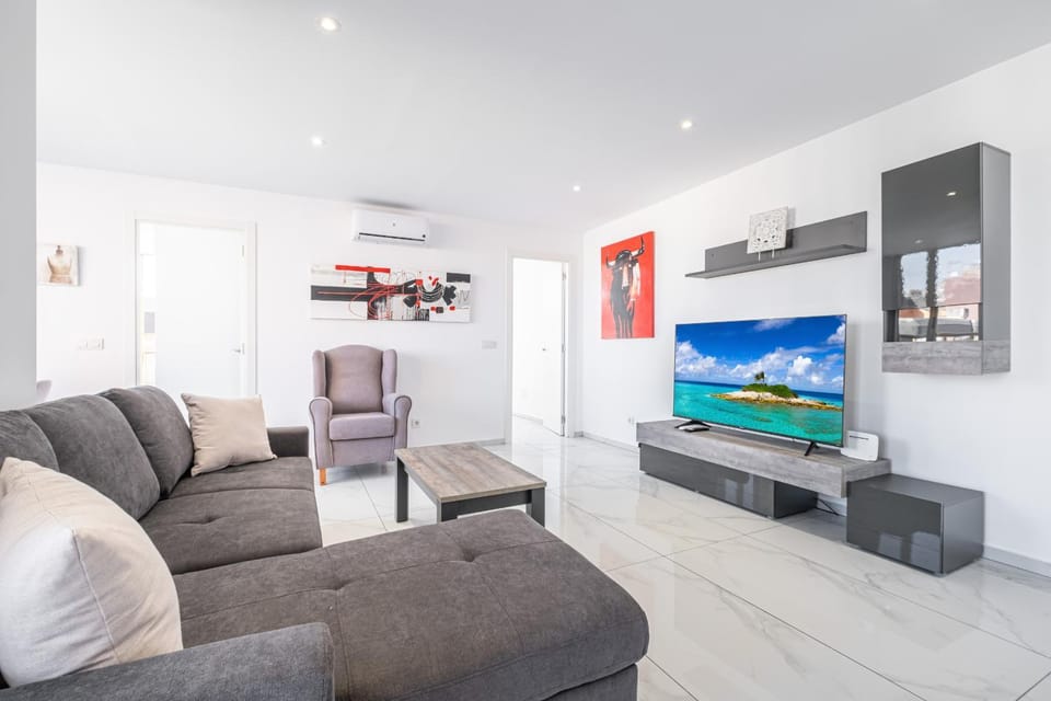 TV and multimedia, Living room, air conditioner