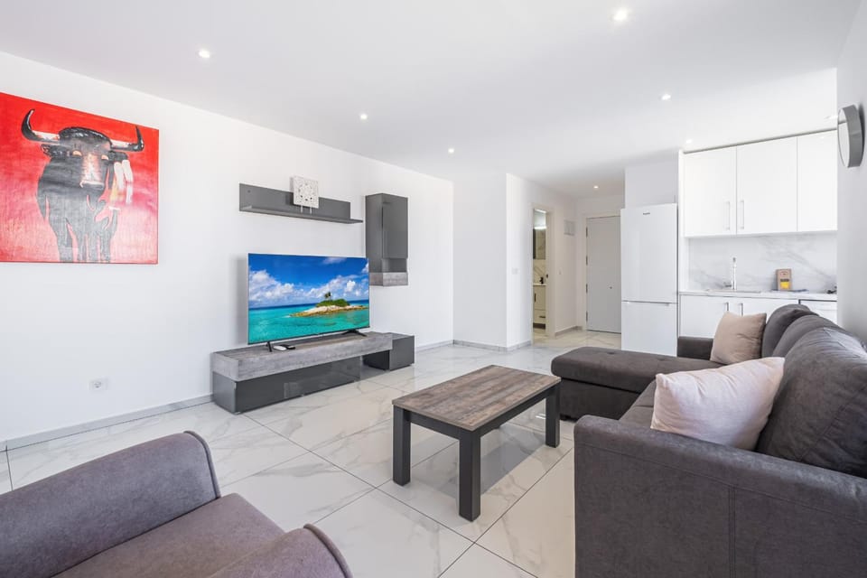 TV and multimedia, Kitchen or kitchenette, Living room