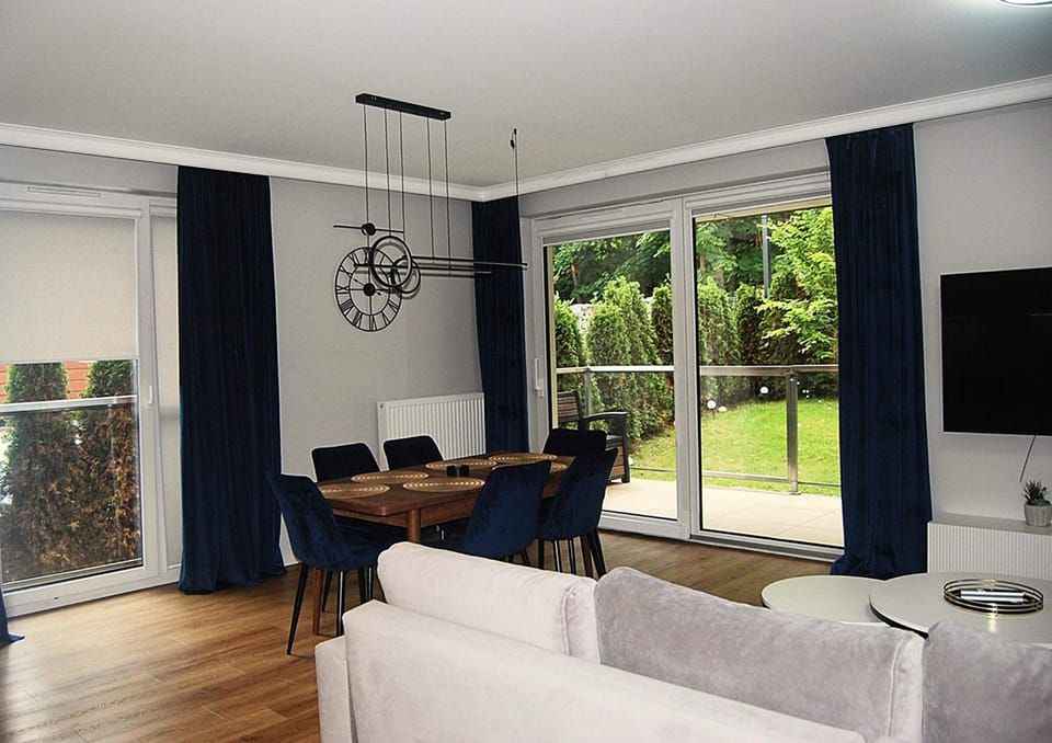 Apartament Sosnowy przy Basenach Tropikalnych, prywatny parking Apartment in Poland