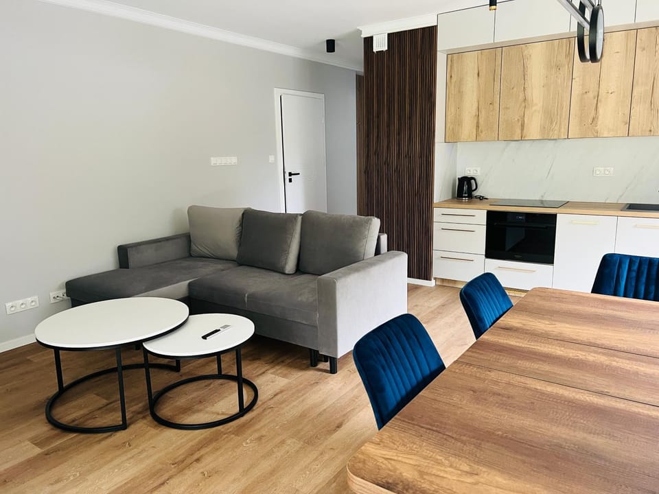 Kitchen or kitchenette, Seating area