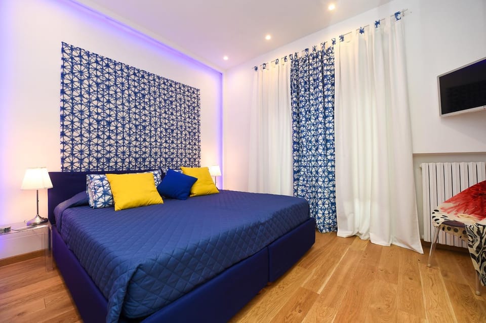 Bed, Photo of the whole room