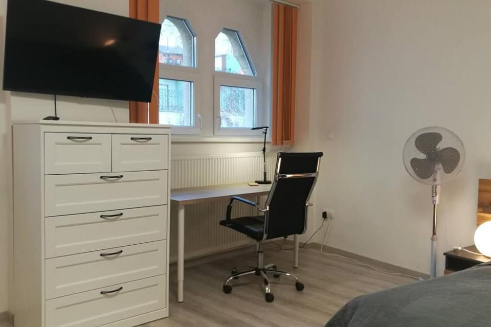 Bed, TV and multimedia, fireplace, hair dresser, air conditioner