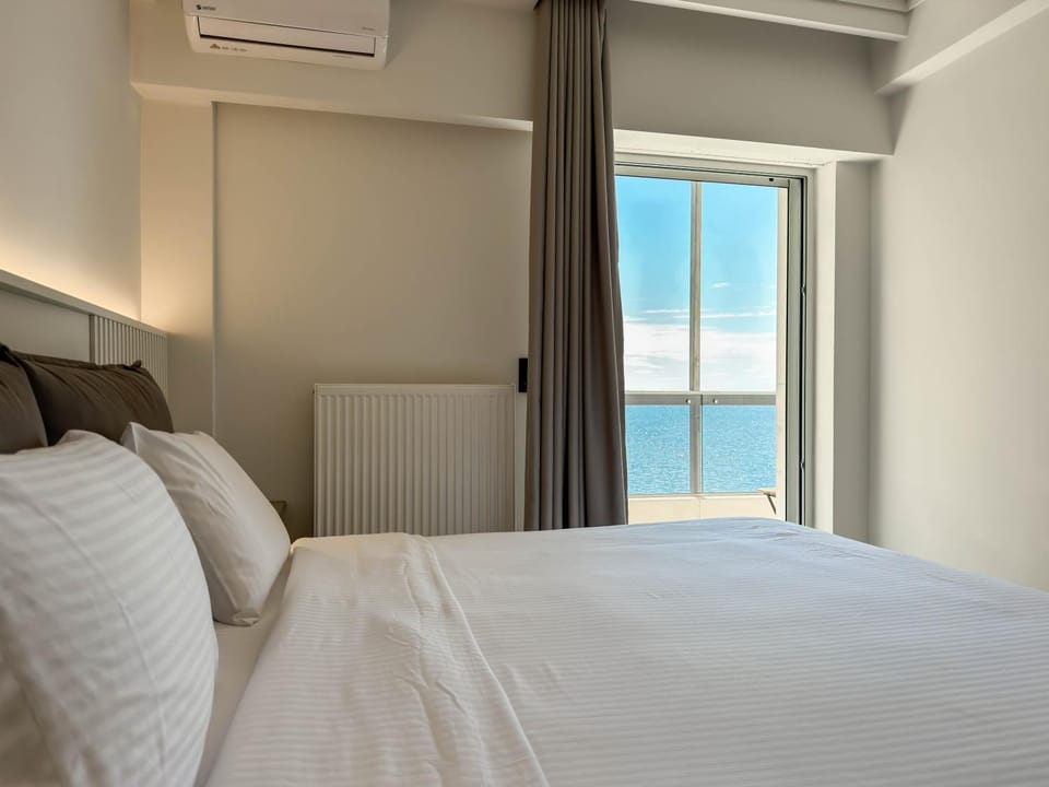 Bed, Natural landscape, Photo of the whole room, Bedroom, air conditioner