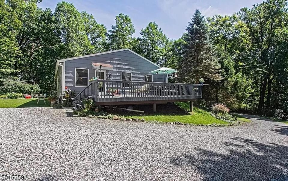 Large Private House on 5 Wooded Acres. Total Privacy! House in Pocono Mountains