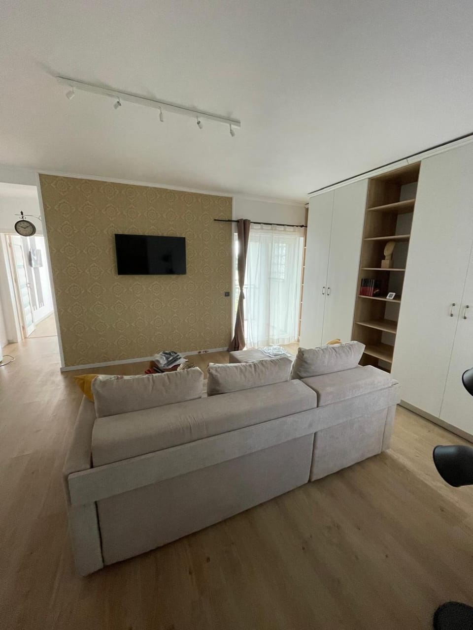 TV and multimedia, Seating area
