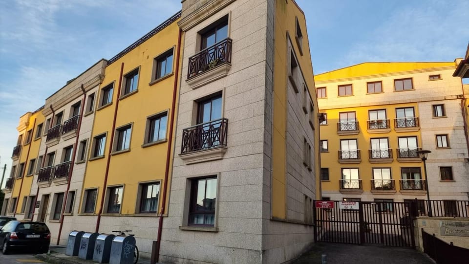 Property building, Neighbourhood