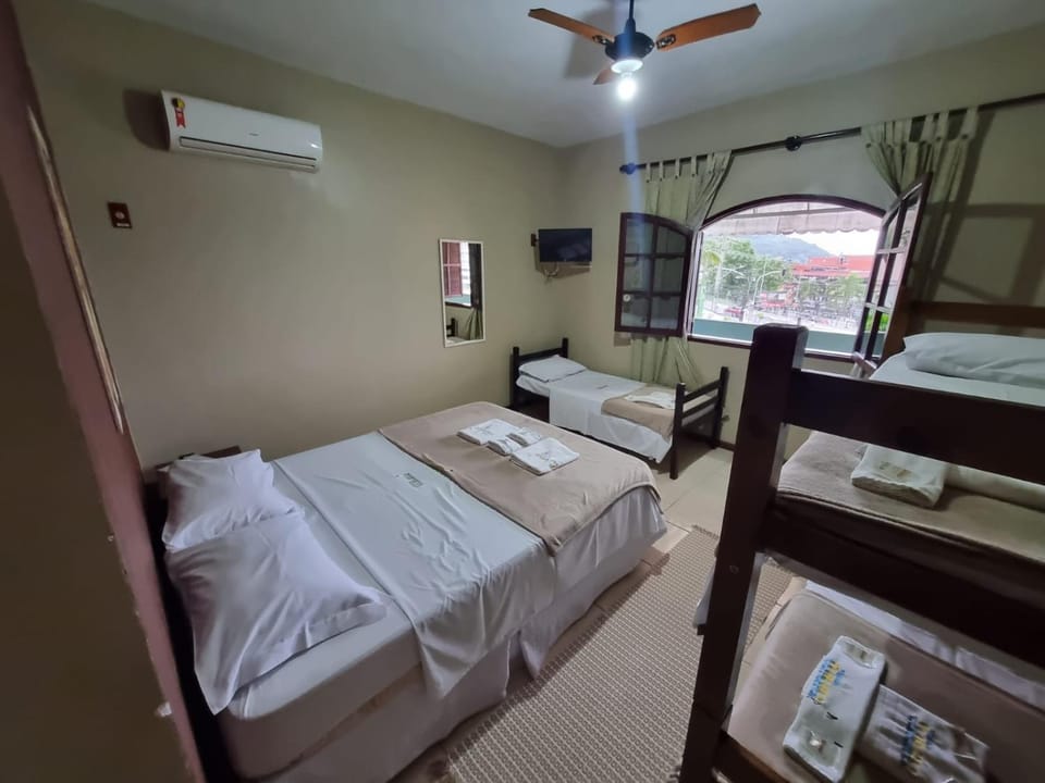 Photo of the whole room, Bedroom, air conditioner