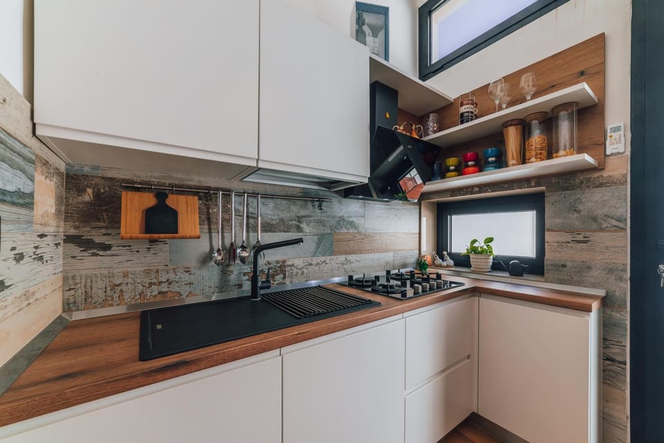Kitchen or kitchenette, dishwasher, pet friendly, stove