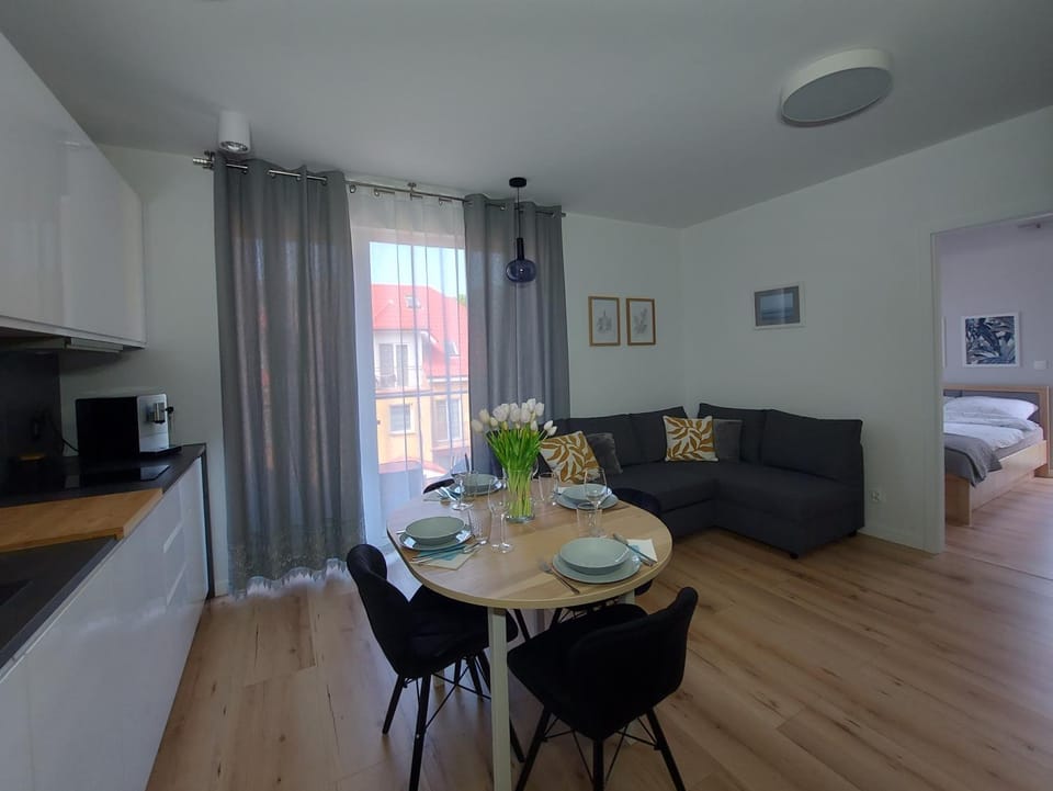 Kitchen or kitchenette, Other, Dining area