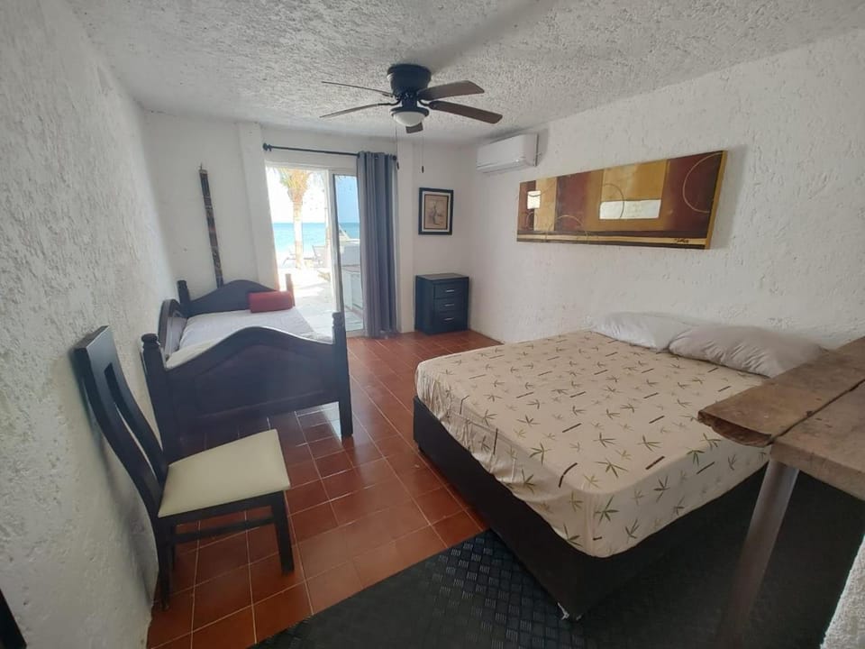 ON THE BEACH SURFERS SUNRISE HAVEN 2 Apartment in State of Quintana Roo