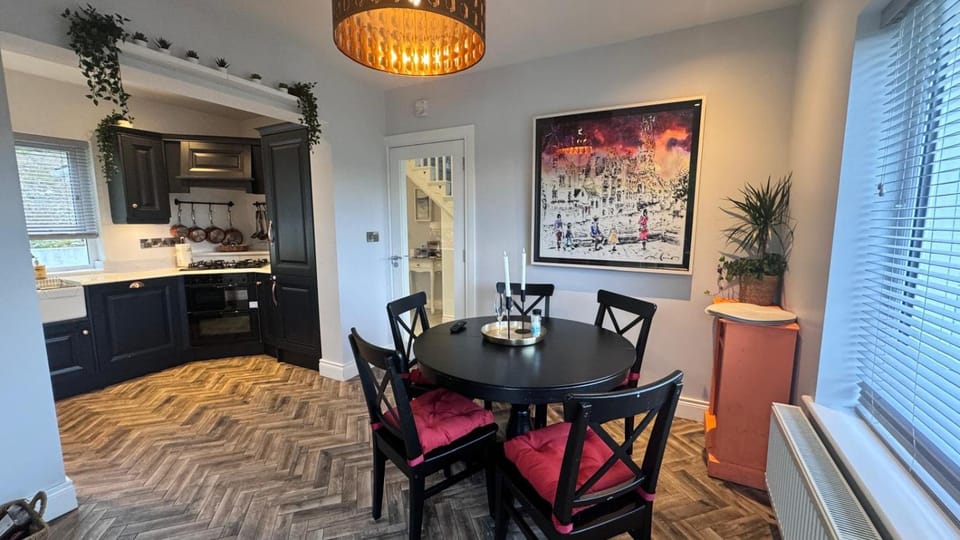 Kitchen or kitchenette, kitchen, kitchen