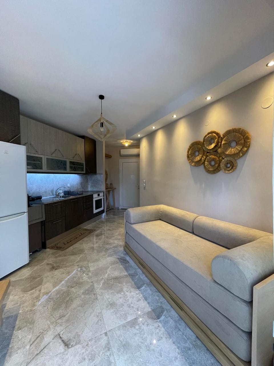 Kitchen or kitchenette, Living room