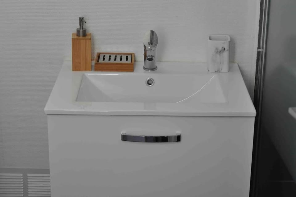 Le city apartment à 2 min du métro Ligne 7. Apartment in Aubervilliers