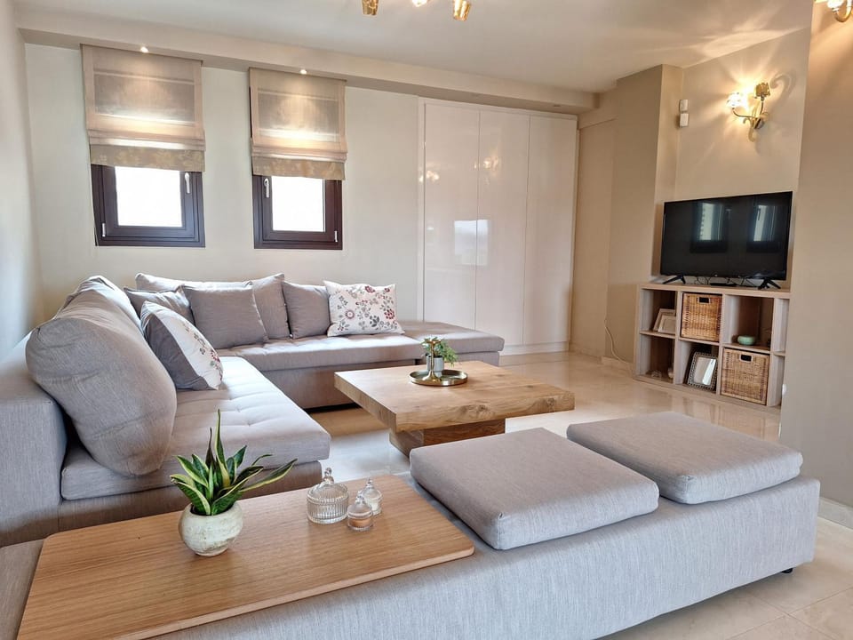 Communal lounge/ TV room, TV and multimedia, Living room, Seating area